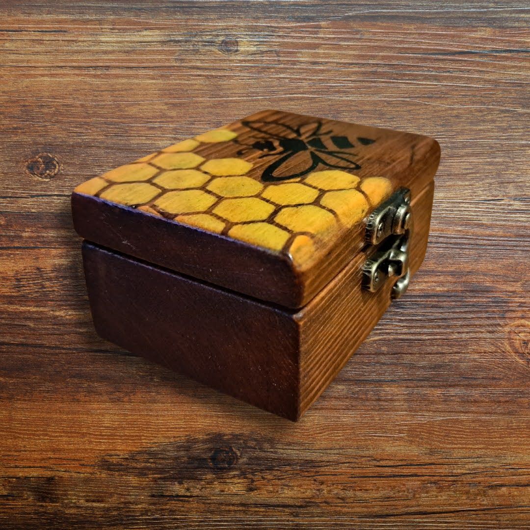 Handcrafted Driftwood Keepsake Box with Bee & Honeycomb Design - Image 5