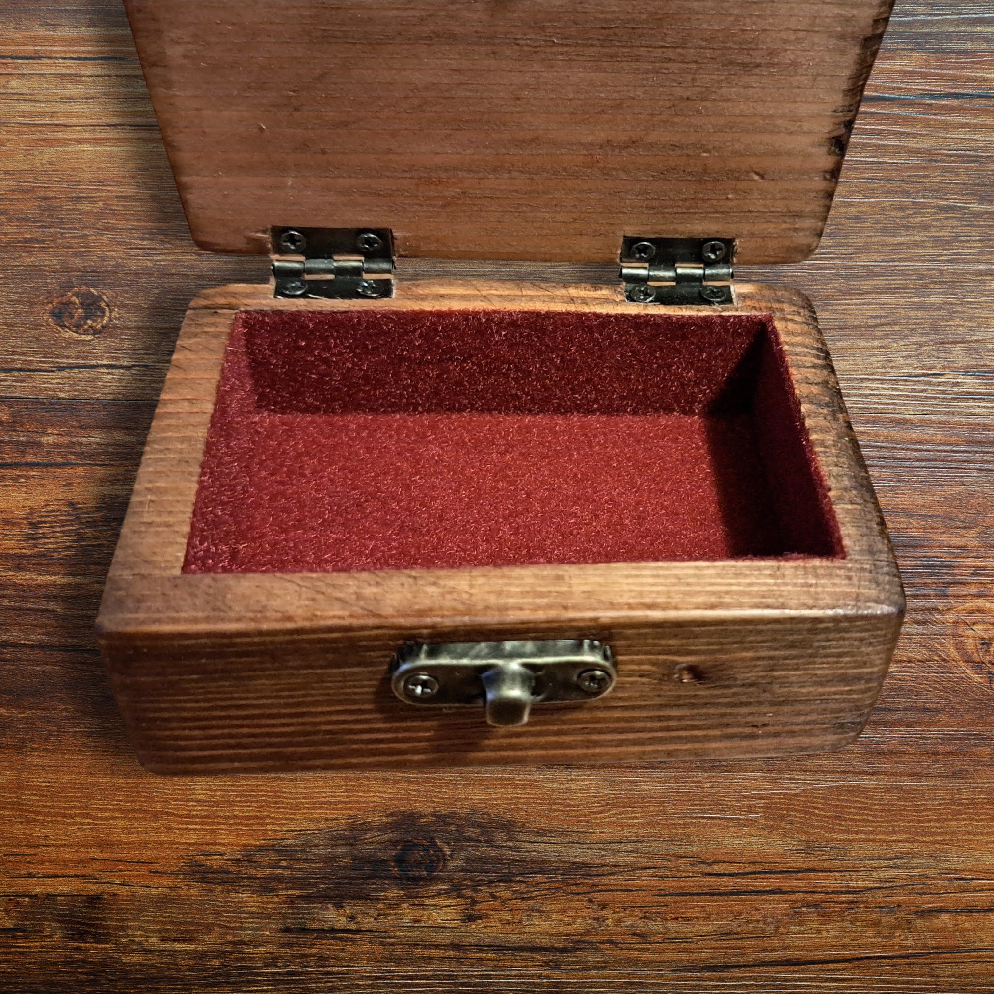 Handcrafted Driftwood Keepsake Box with Bee & Honeycomb Design - Image 6