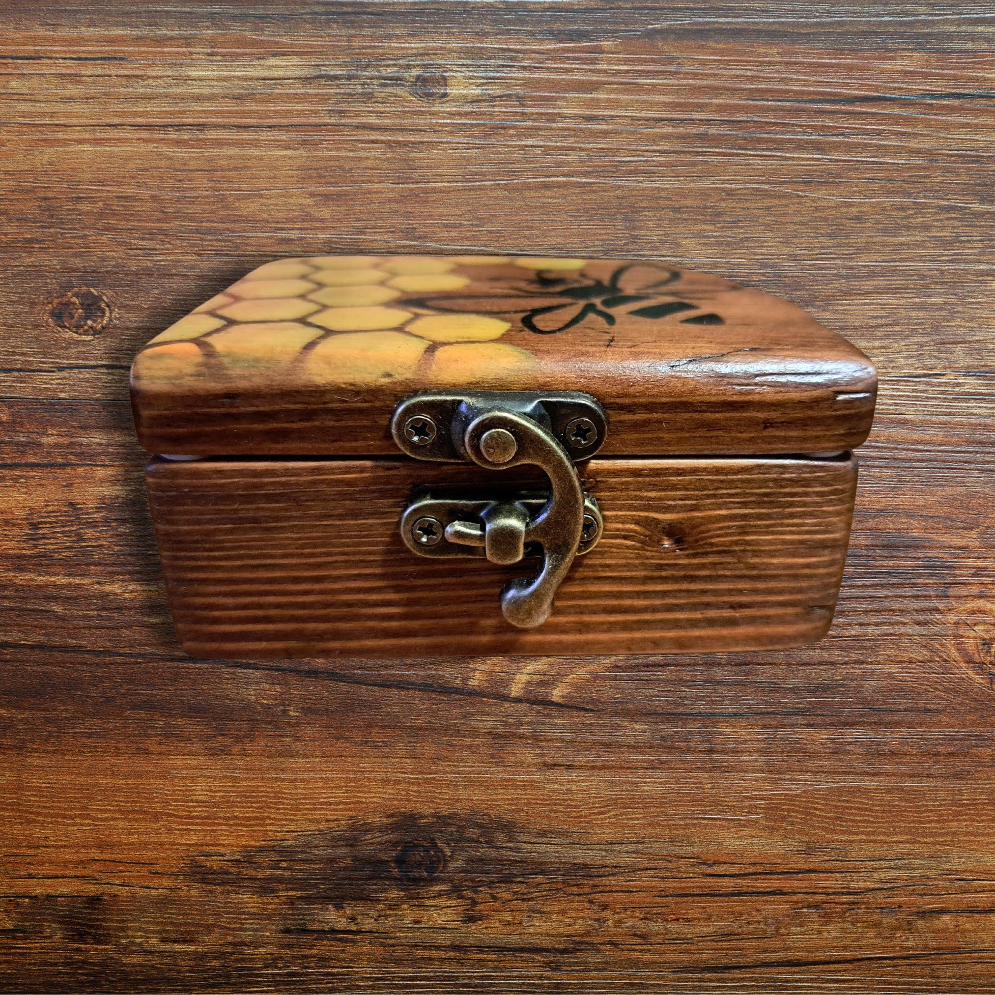 Handcrafted Driftwood Keepsake Box with Bee & Honeycomb Design - Image 2